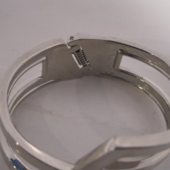 Faux Polished Silver Abstract Bangle Spring Hinge Bracelet Modern Twist Cuff - Picture 11 of 15